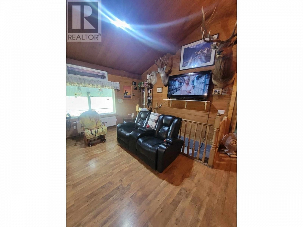 3875 BEDELL Drive Chetwynd Photo 4